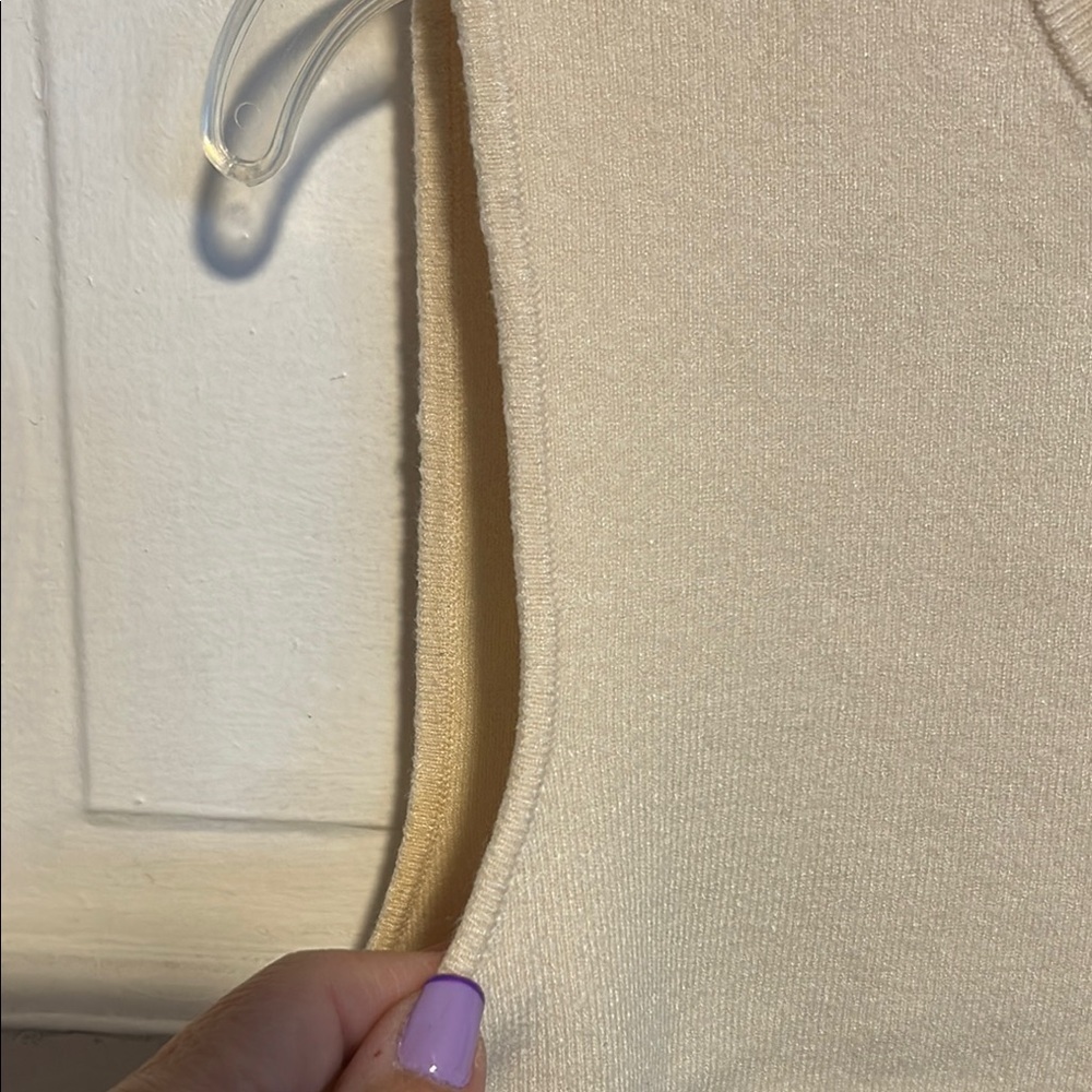 Marled Cream Sleeveless Women's Top - Picture 3 of 10